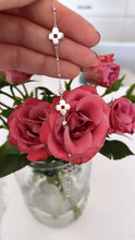 Load image into Gallery viewer, Sterling Flower Bezel Bracelet