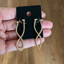 Load image into Gallery viewer, Gold Filled Figure Eight Hoops