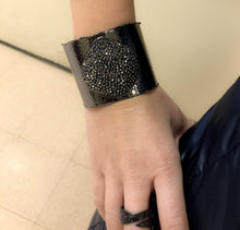 Load image into Gallery viewer, Pave Crystal Stone Cuff