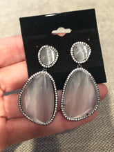 Load image into Gallery viewer, Drop Stone Earrings